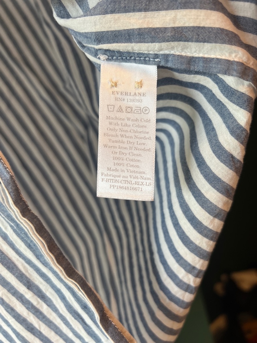 Everlane Blue and White Striped Button-Down Shirt - Picture 4 of 8